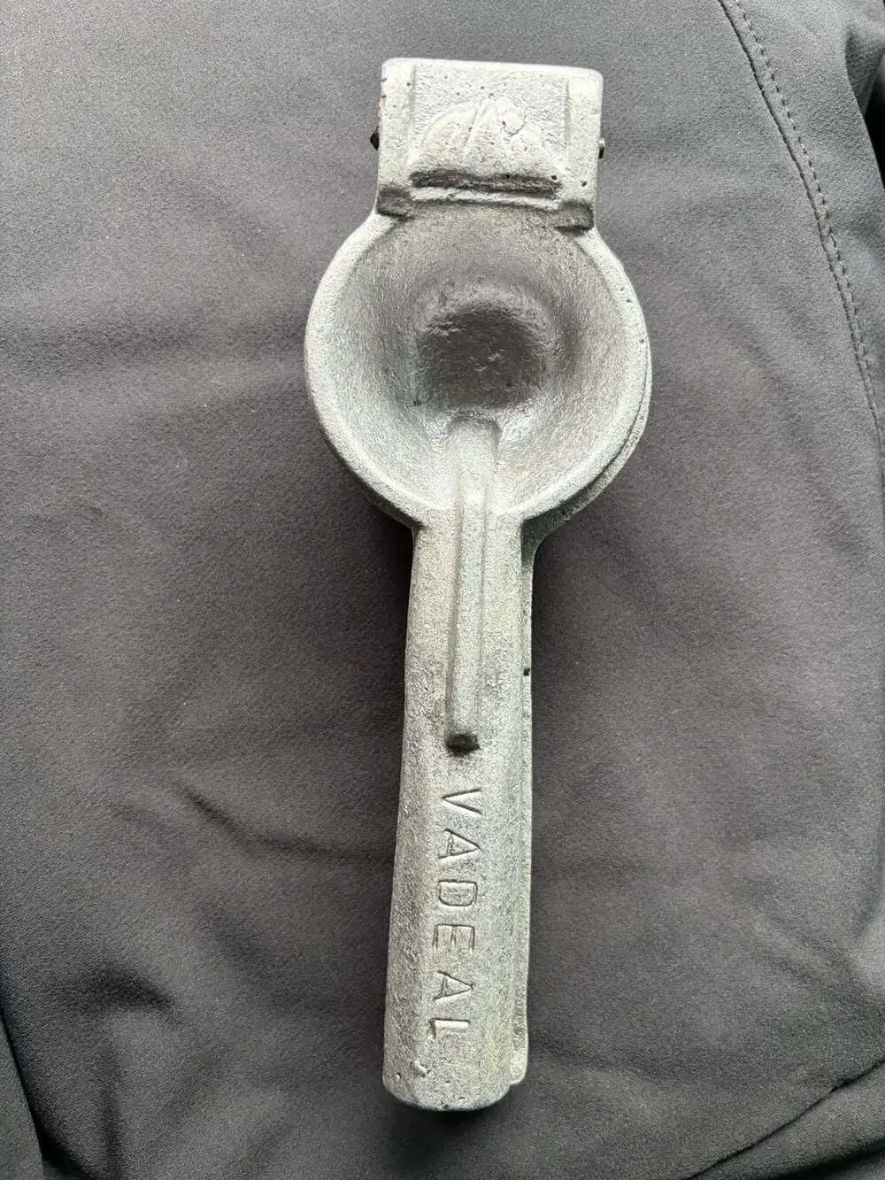 Vadeal Vintage Cast Metal Lemon and Lime Hand Juicer Squeezer